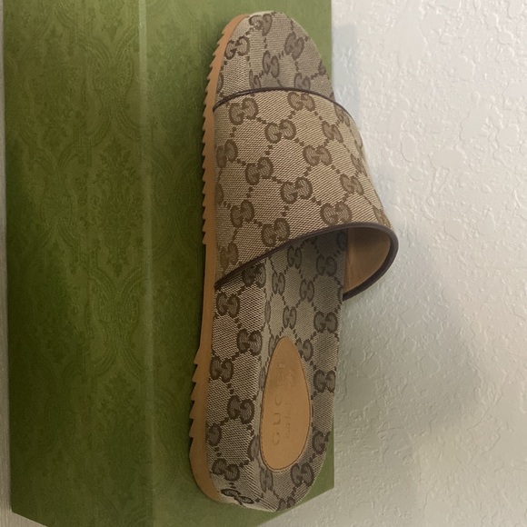 Authentic Gucci Slides - Picture 4 of 6